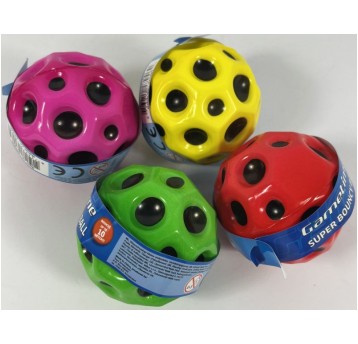 PIŁECZKA SUPERODBIJAJĄCA SIĘ 7CM